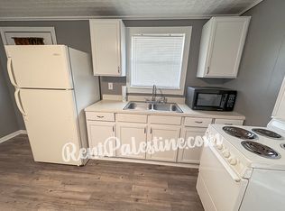 1609 S Sycamore St, Palestine, TX 75801