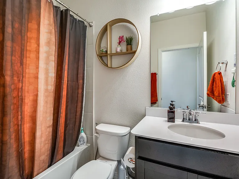 1005 Adelyn St — Photo 9