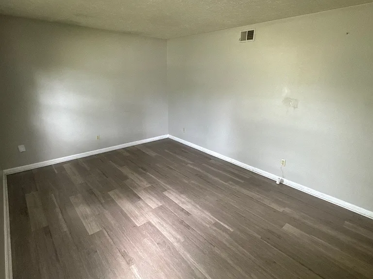 5807 Larkgrove Dr — Photo 6