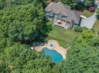 11 Crestview Rd, Bedford, MA 01730