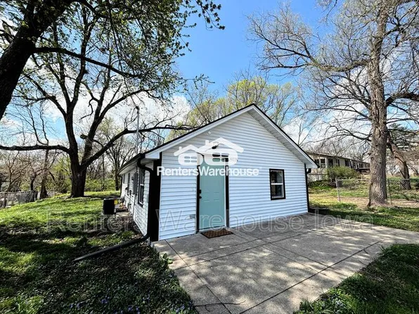 4076 Indianola Ave, Des Moines, IA 50320