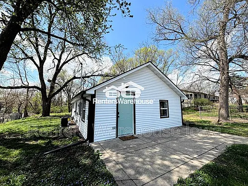 4076 Indianola Ave Photo 1