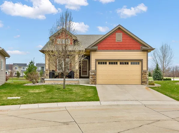 9138 Canyon St, West Des Moines, IA 50266