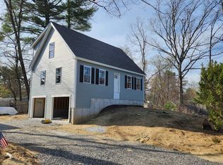 8 Phyllis Ave, Raymond, NH 03077