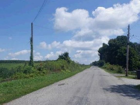 Exterior Neighborhood (street photo)