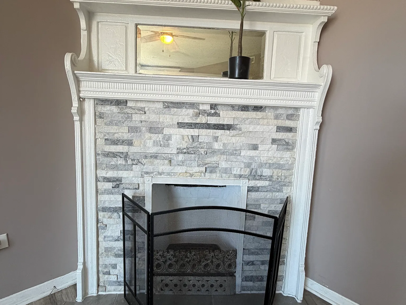 3 bed, 1200 sqft, $1,900 — Photo 4