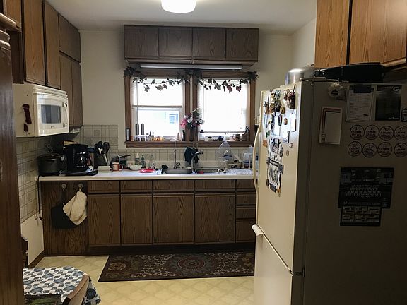 3rd image of 153 Wood Ave