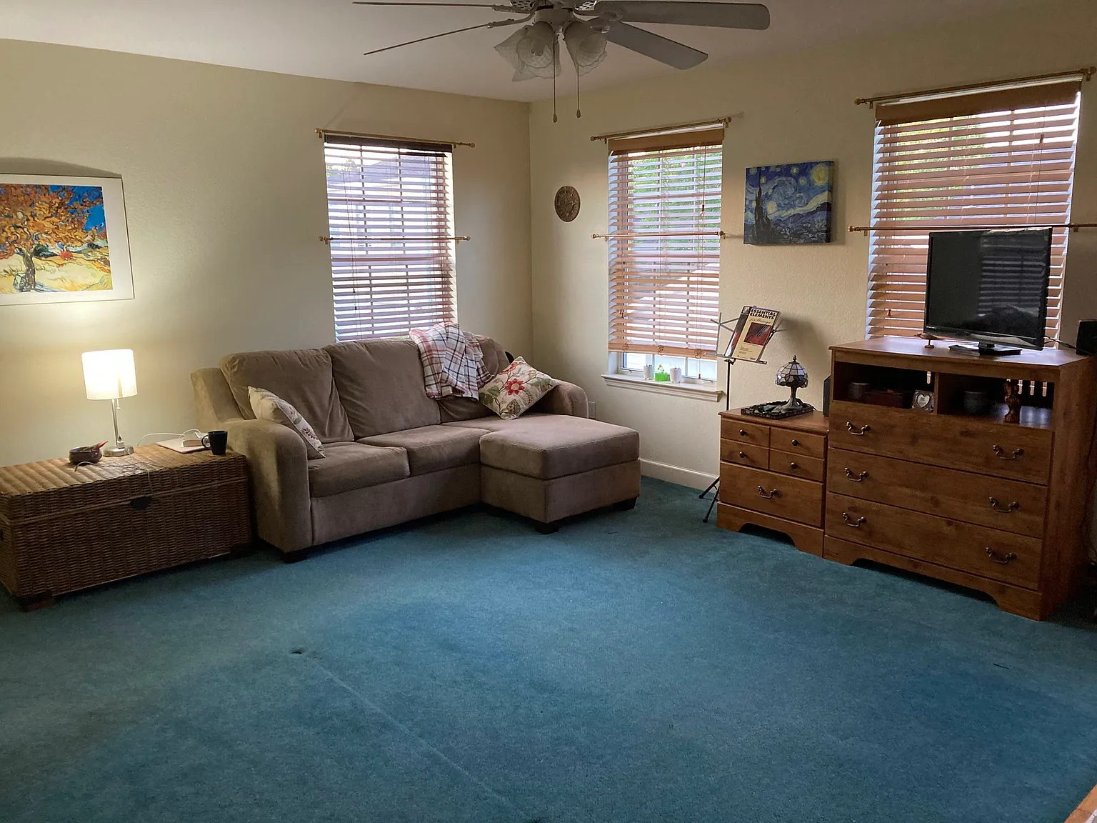 Studio, 460 sqft, $1,050 — Photo 2