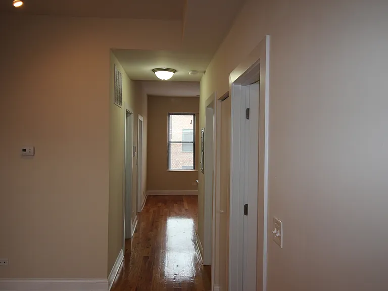 2540 W Augusta Blvd — Photo 11