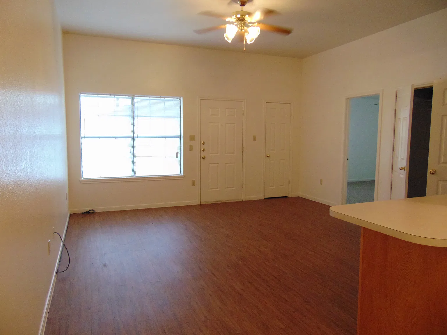 2 bed, 962 sqft, $995 — Photo 3