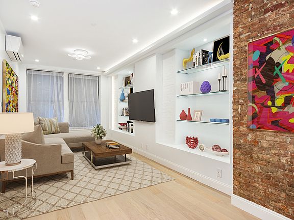 2nd image of 9 E 16th St #5CC
