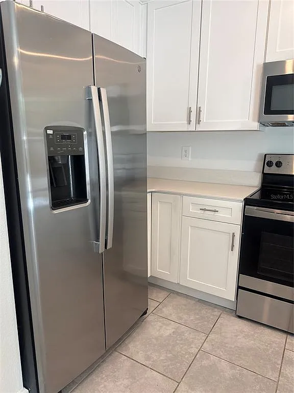 3 bed, 2.5 bath, 1820 sqft, $2,350 — Photo 3