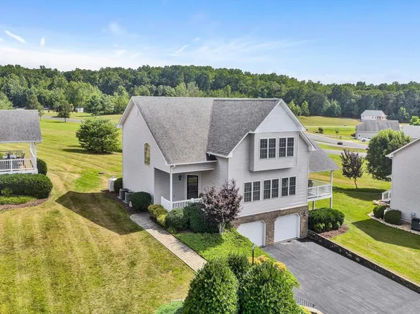 350 Lands End Cir, Union Hall, VA 24176