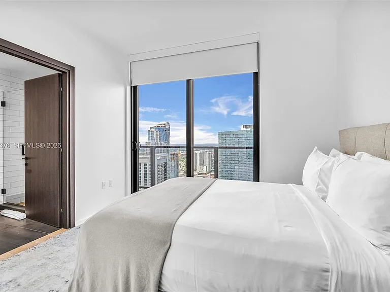 398 NE 5th St #Penthouse 4701 — Photo 30