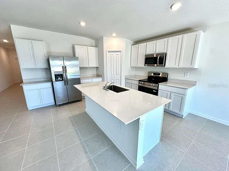 2102 Chris Dr — Photo 21