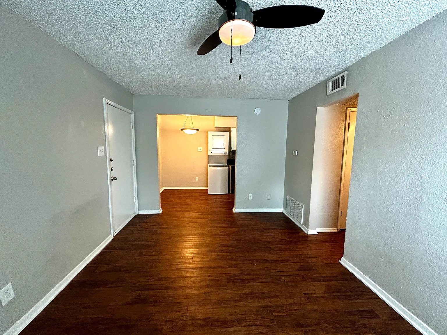 2 bed, 800 sqft, $1,195 — Photo 3