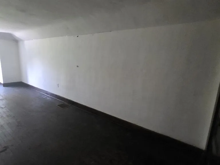 1303 E Hickory St — Photo 13