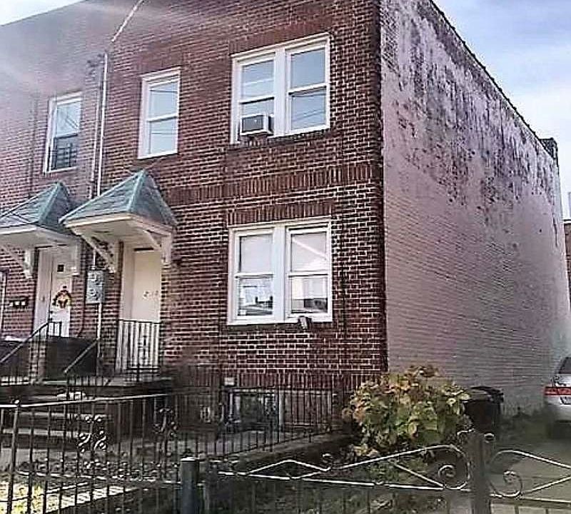 2nd image of 2710 E 23rd St #1