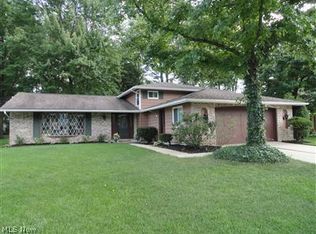 20733 Parkwood Ln, Strongsville, OH