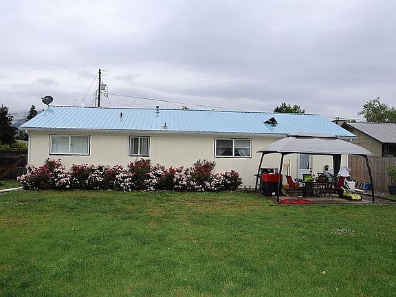 2nd image of 1007 Hickory St