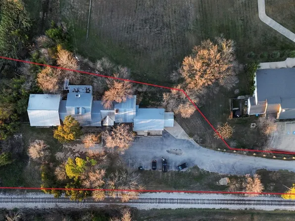 416 Depot St, Elgin, TX 78621