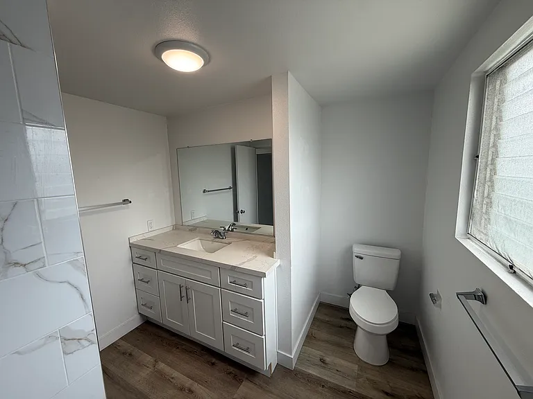 74 N Laurel St #78 — Photo 7