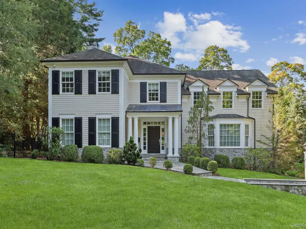 8 Horseguard Lane, Scarsdale, NY 10583