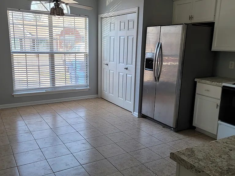 732 3rd St NE — Photo 5
