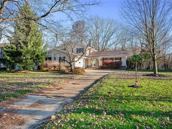 37630 Bunker Hill Dr, Solon, OH 44139