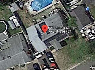 121 Dittmar Dr, South Toms River, NJ 08757