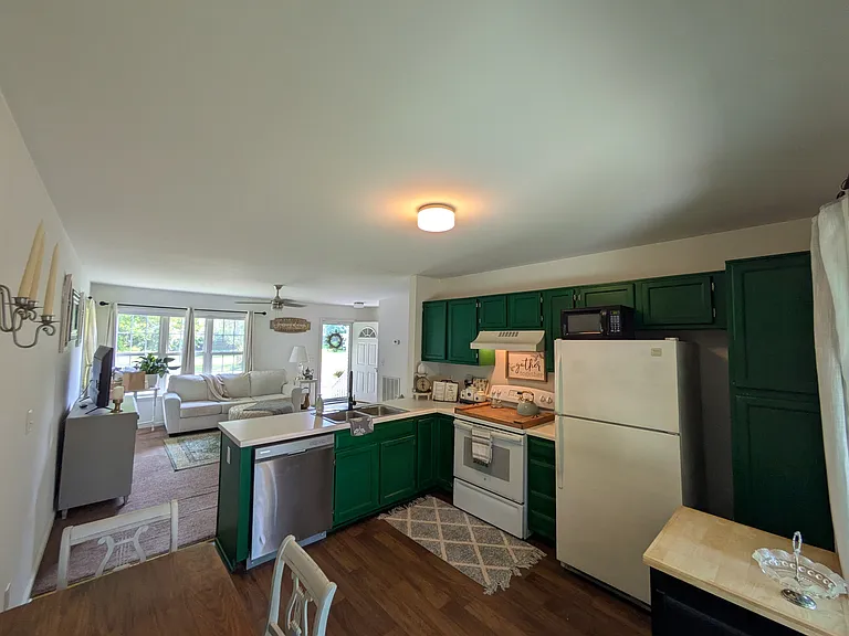 109 Dunn Ave — Photo 10