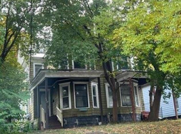 2nd image of 146 N Orchard St