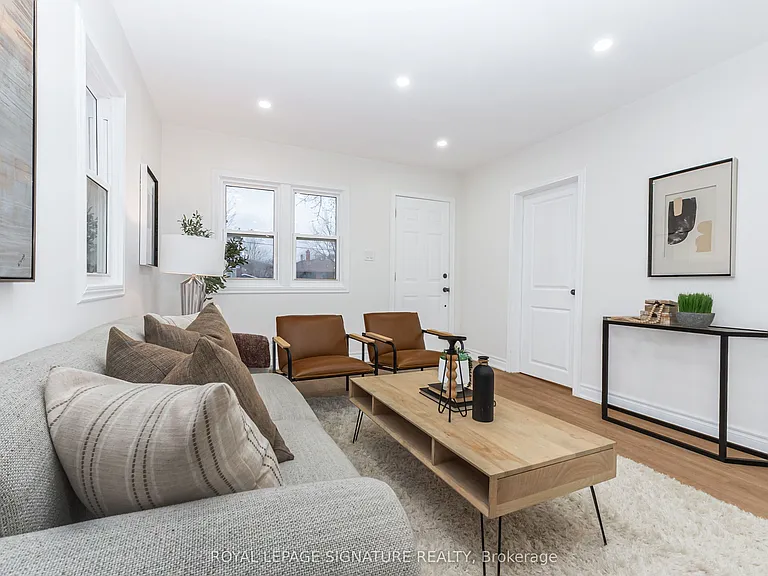 377 Adelaide Ave W — Photo 4