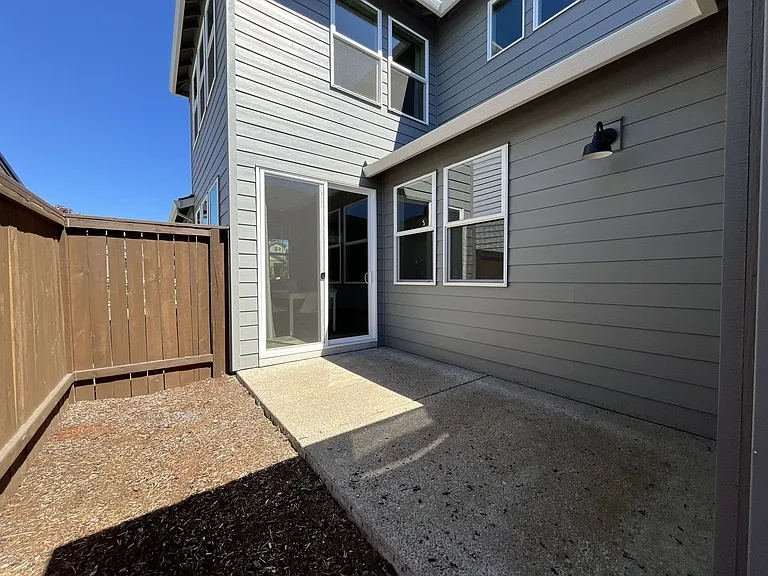 31530 NW Yorkshire St — Photo 55