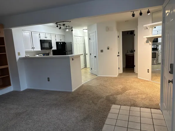 828 S Vance St APT A, Lakewood, CO 80226