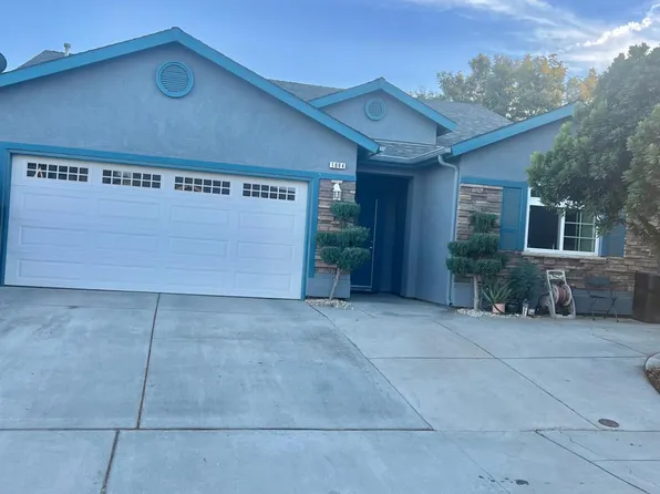1004 Naval Ave, Madera, CA 93637