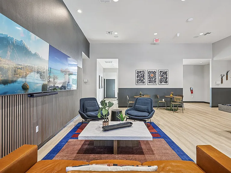 15-web-or-mls-West Ave Clubhouse-1601-915