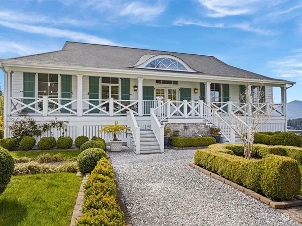 8565 Leeward Avenue NW, Seabeck, WA 98380