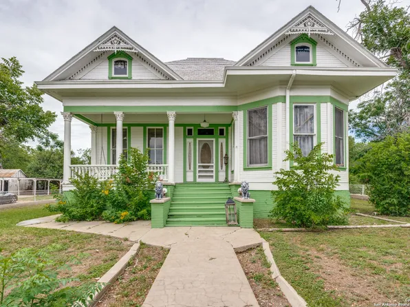 9248 FM 725, McQueeney, TX 78123