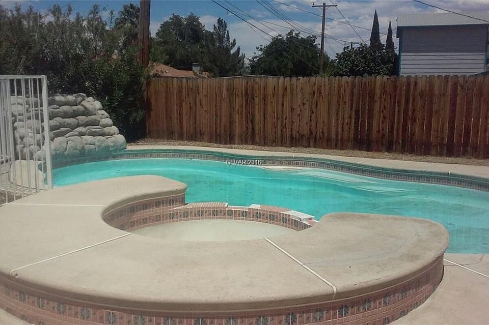 1st image of 4604 Stacey Ave