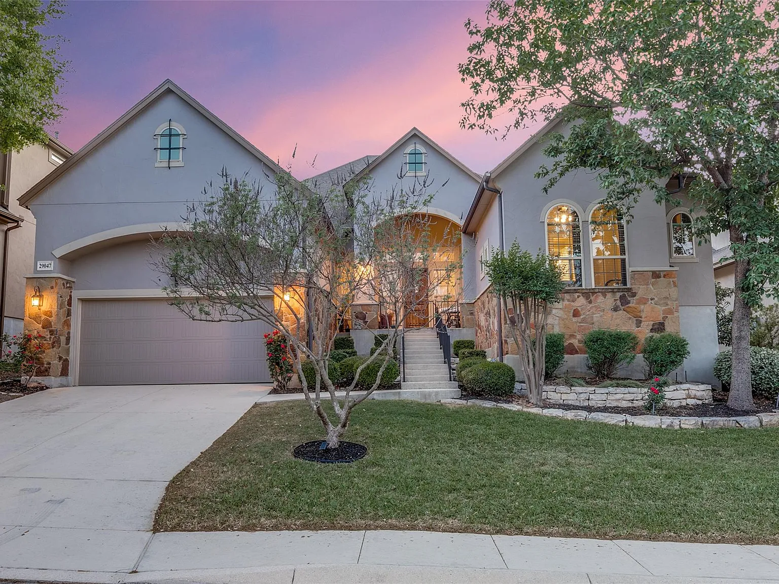 3 bed, 2.5 bath, 2658 sqft, $3,400 — Photo 2