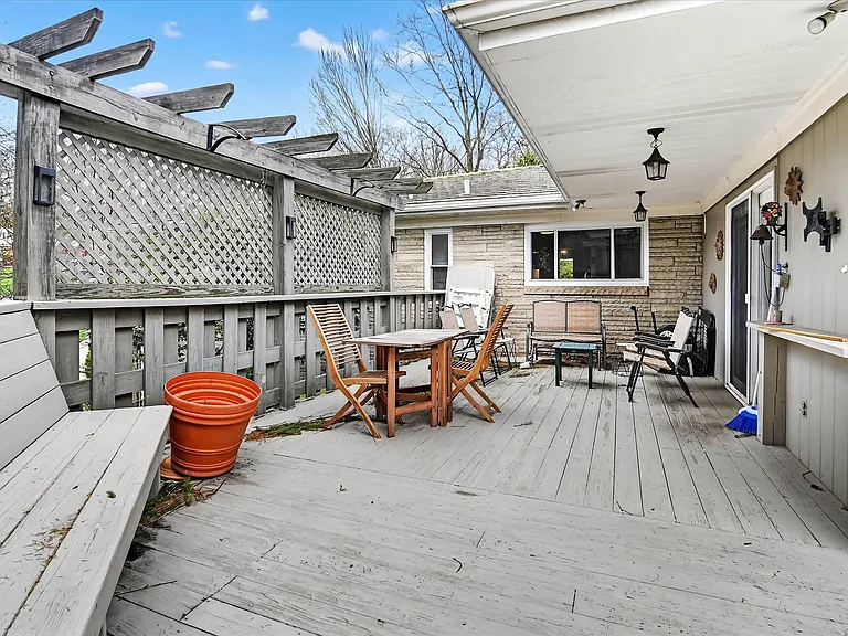 462 Greenhurst Dr — Photo 34