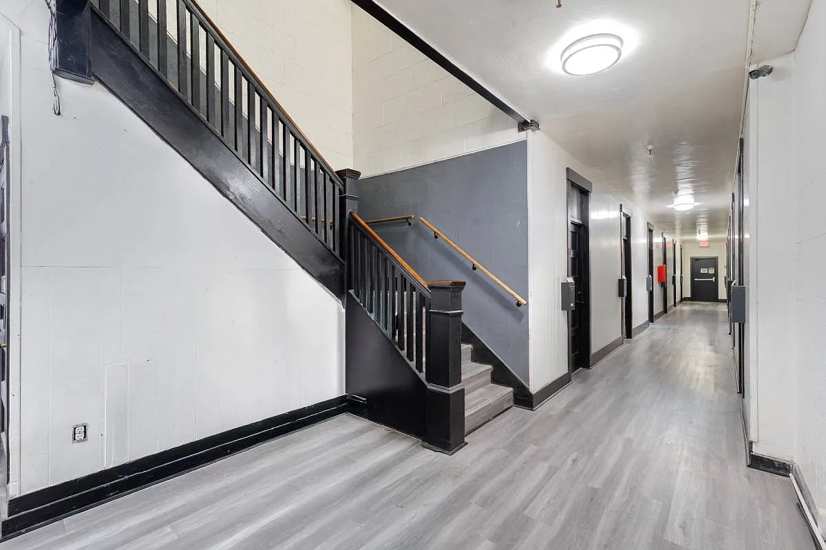Studio, 100 sqft, $695 — Photo 2