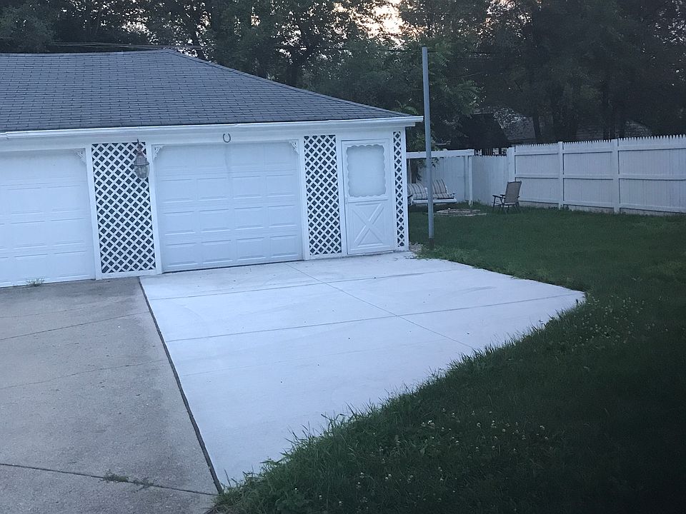 2nd image of 21025 Ontaga Ave