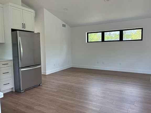5th image of 204 E Cannon St #B