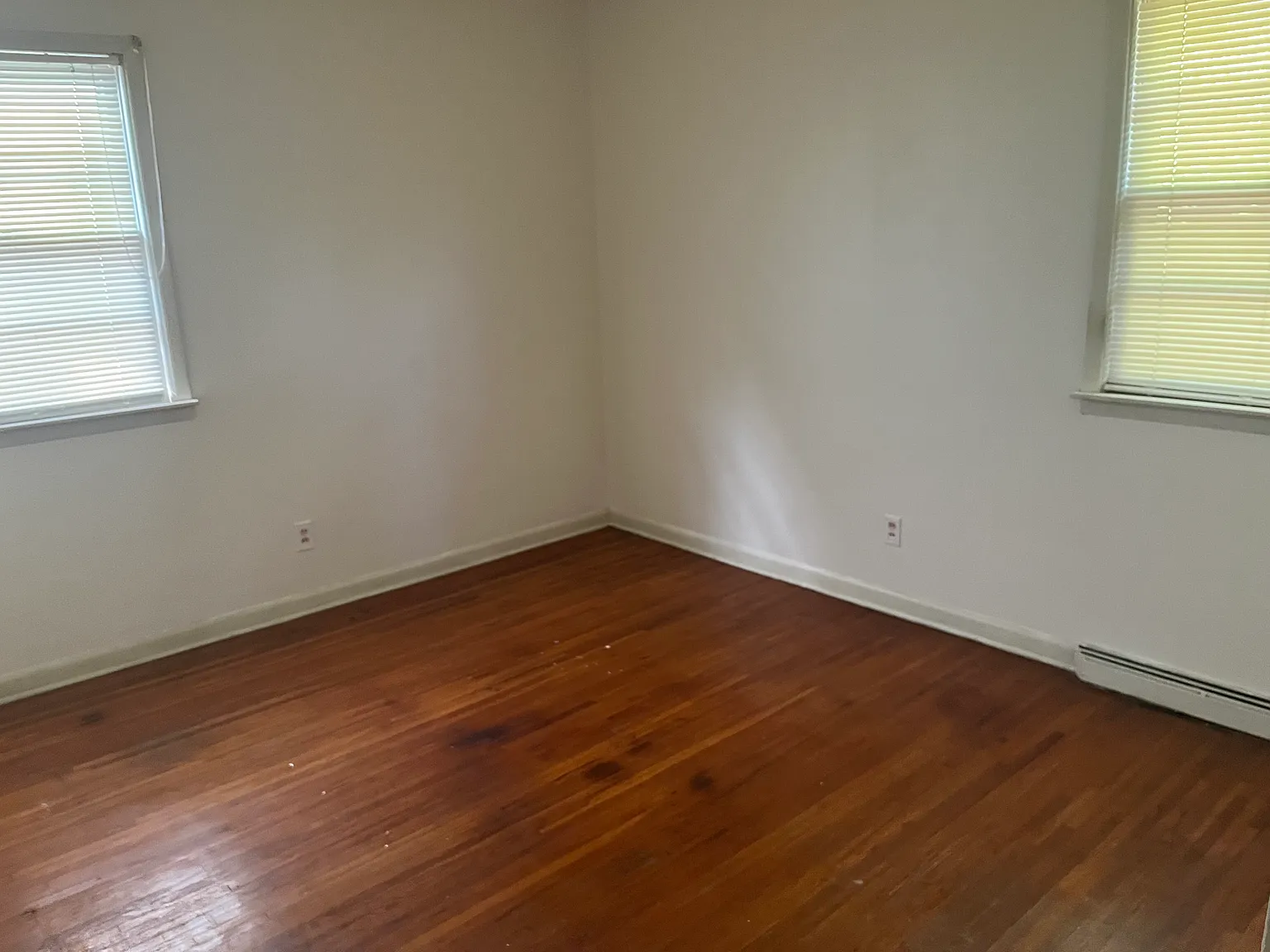 3 bed, 1064 sqft, $950 — Photo 2