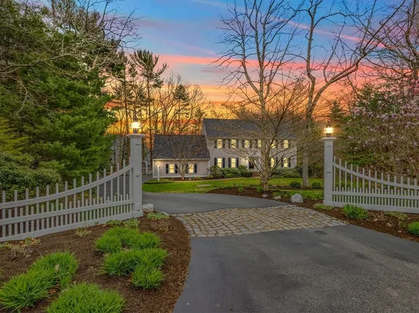 181 Curtis Mill Ln, Hanover, MA 02339