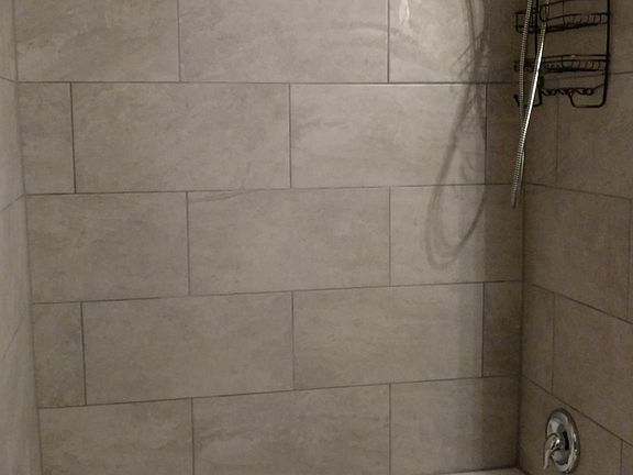5th image of 2051 Lewis Dr