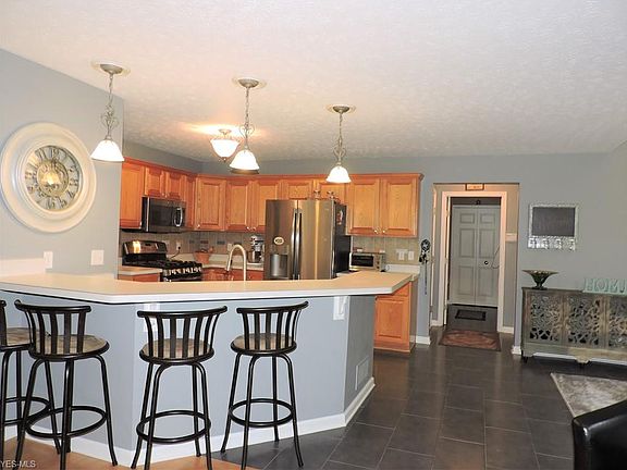 3rd image of 3294 Waterford Way