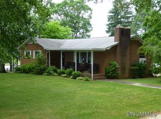 4 Rosscraggon Rd, Asheville City, NC 28803